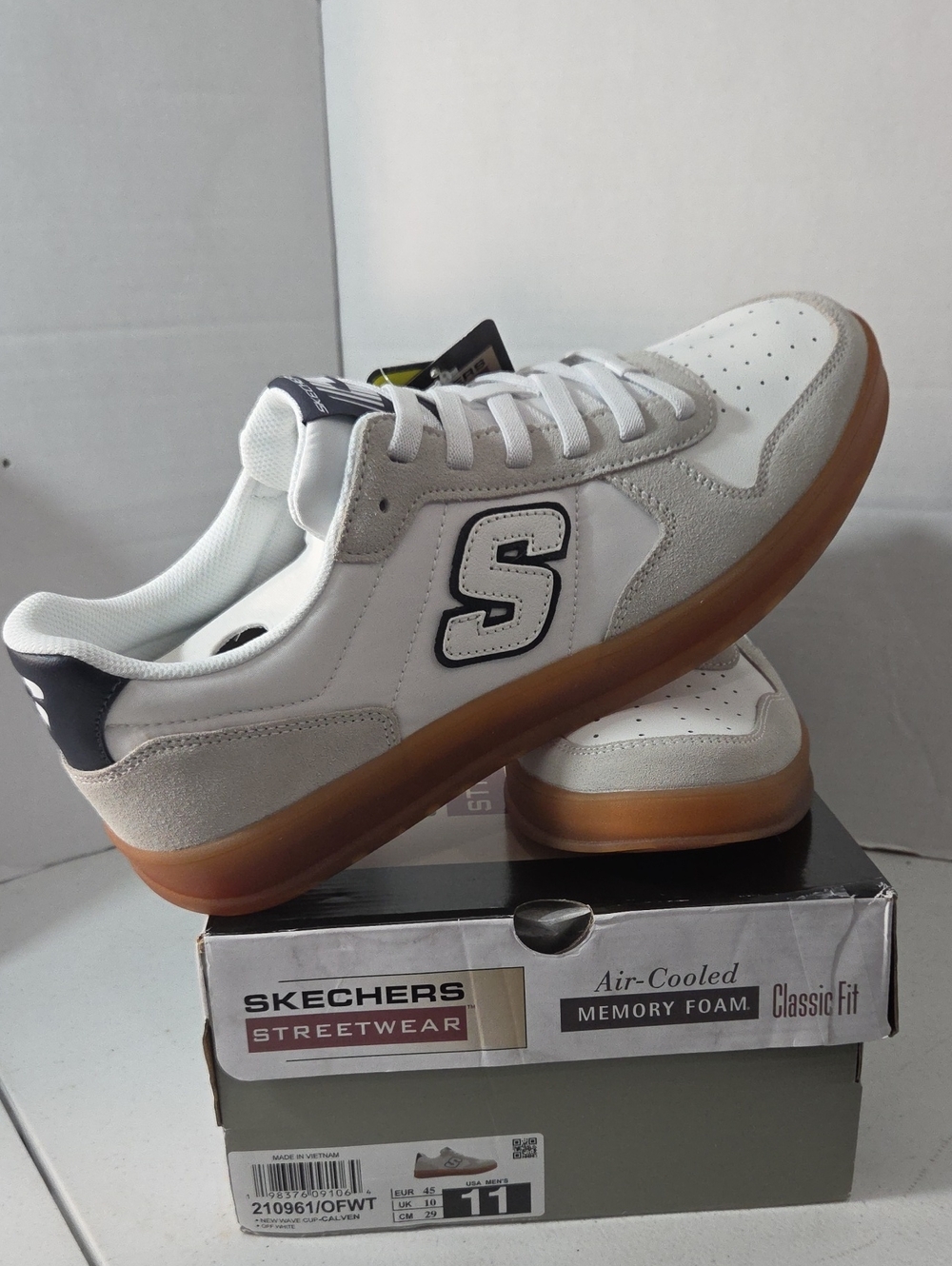 Skechers Sz 11 Men's White, Light Gray & Gum Court-Style Sneakers